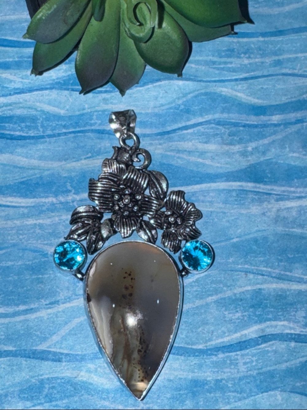 Montana Agate Flower Pendant View 2